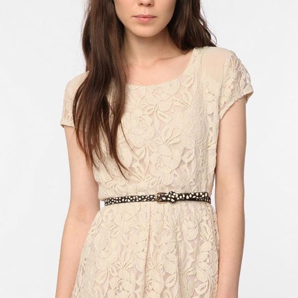 Anthropologie Coincidence & Chance Ivory Lace Mini - Picture 1 of 5